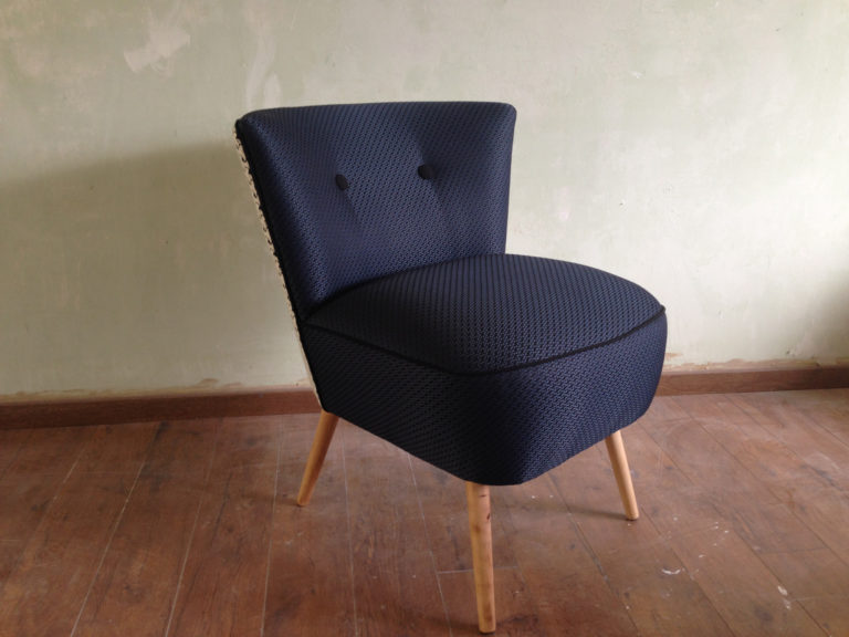 Lire la suite à propos de l’article Fauteuil cocktail bleu